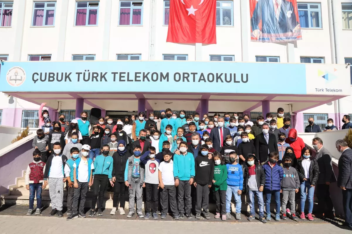 Çubuk'ta TÜBİTAK destekli bilim fuarı açıldı
