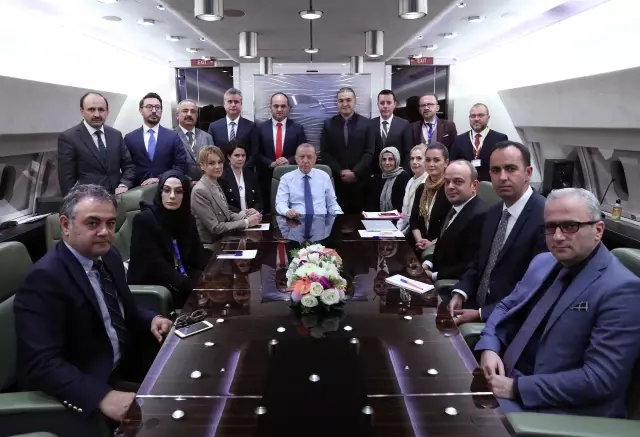 Son dakika haber... Cumhurbaşkanı Erdoğan, Azerbaycan ziyareti dönüşünde uçakta soruları yanıtladı: (2)