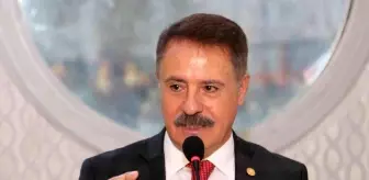 Vedat Türkali: Deveci'den işçilere: 'Hak mücadelesinde kardeşçe, yüreklice yan yana olun' Vedat Türkali: Deveci'den işçilere: 'Hak mücadelesinde kardeşçe, yüreklice yan yana olun'