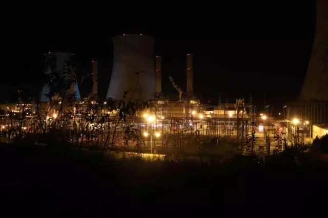 Son dakika! Doğalgaz santralindeki trafo patlaması mahalleliyi sokağa döktü