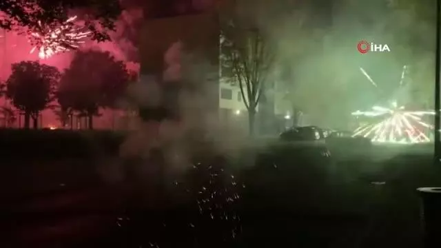 Son dakika haber! Fransa'da polis operasyonuna tepki gösteren grup 13 aracı ateşe verdi
