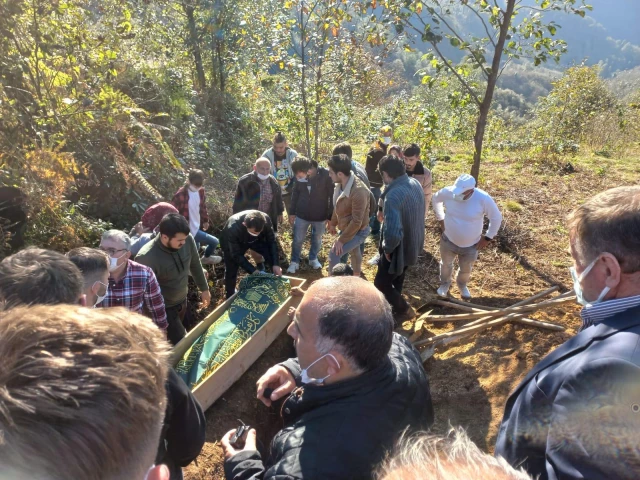 Son dakika haberleri: Giresun'da trafik kazasında hayatını kaybeden gencin cenazesi toprağa verildi