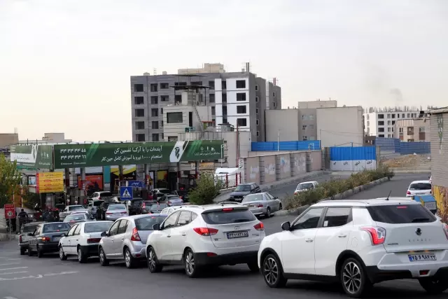 İran'da benzin dağıtım sistemine yönelik siber saldırı satışları kilitledi