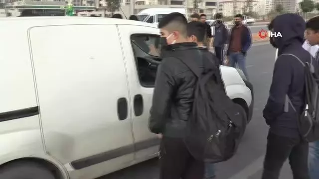 Son dakika... Kazalara tepki gösteren vatandaşlar otoyolu trafiğe kapattı