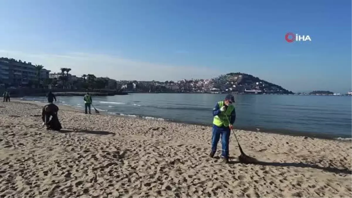 Kuşadası'nda sahilden 75 kilogram atık toplandı