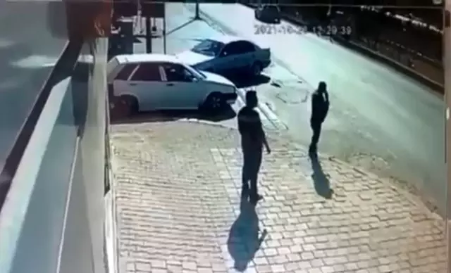 Son dakika haberi! Ölüm yanı başından geçti, telefonla konuşmaya devam etti