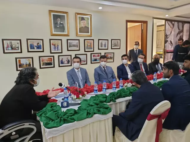 İSLAMABAD - Pakistan'da Türkiye Mezunlar Derneği kuruldu
