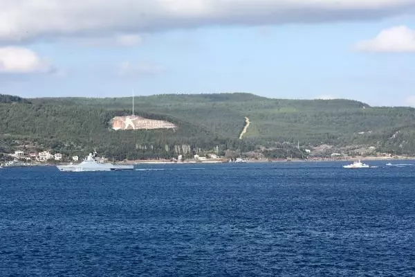 Son dakika gündem: RUS SAVAŞ GEMİSİ, ÇANAKKALE BOĞAZI'NDAN GEÇTİ