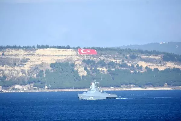 Son dakika gündem: RUS SAVAŞ GEMİSİ, ÇANAKKALE BOĞAZI'NDAN GEÇTİ
