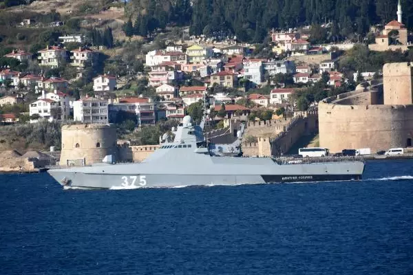 Son dakika gündem: RUS SAVAŞ GEMİSİ, ÇANAKKALE BOĞAZI'NDAN GEÇTİ