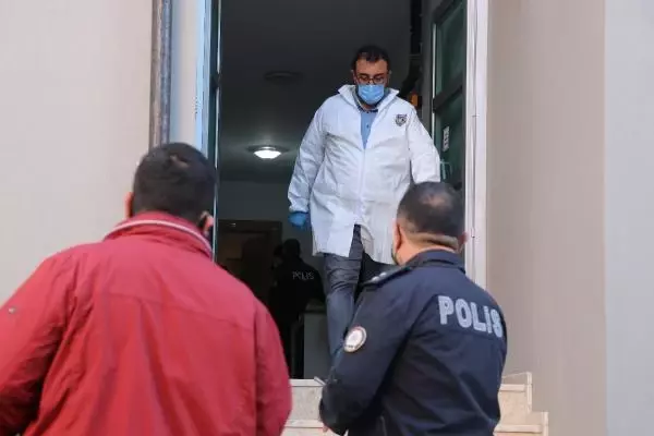 Son dakika haber: Şebnem, evinde erkek arkadaşı tarafından boğazı kesilerek öldürüldü