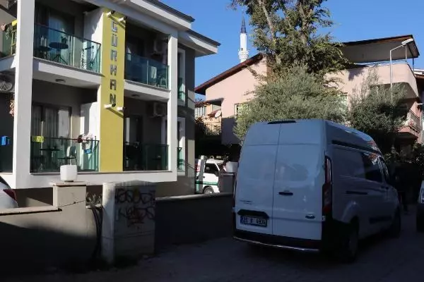 Son dakika haber: Şebnem, evinde erkek arkadaşı tarafından boğazı kesilerek öldürüldü