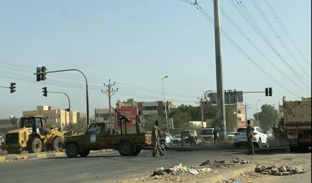 Sudan'da Cumhurbaşkanlığı önündeki oturma eylemi sona erdi