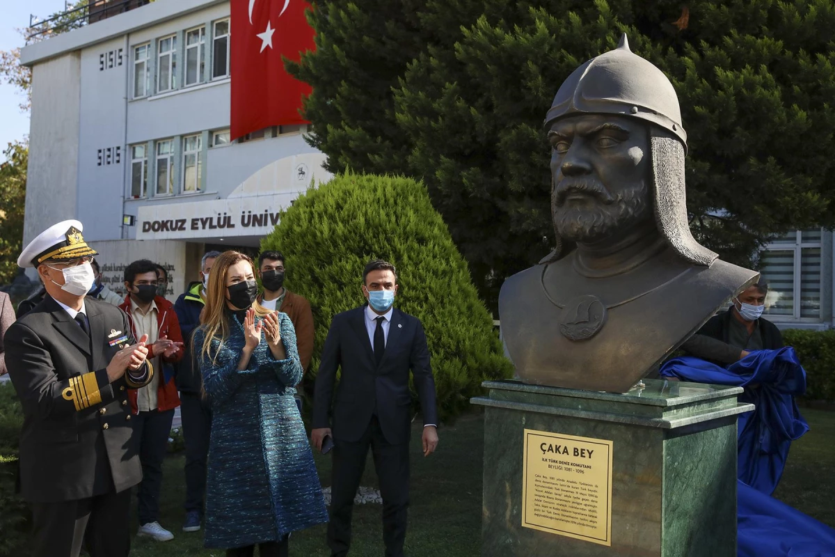 Türk denizciliğin sembol ismi Çaka Bey anısına Dokuz Eylül Üniversitesi'nde büst yapıldı
