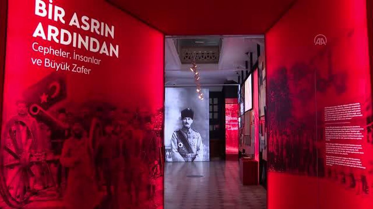 Türkiye İş Bankası Müzesi'nin yeni sergisi 'Bir Asrın Ardından' oldu