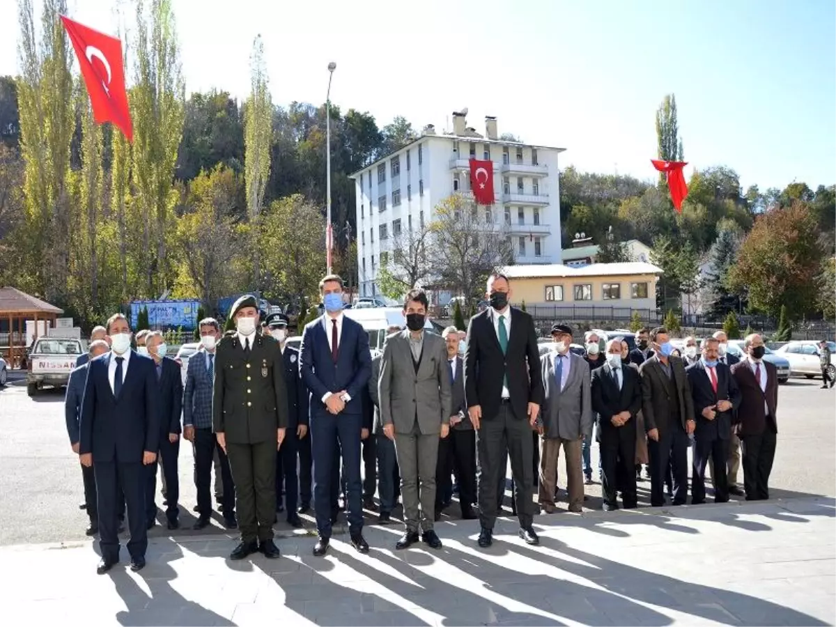 29 EKİM CUMHURİYET BAYRAMI ÇELENK SUNMA TÖRENİ DÜZENLENDİ