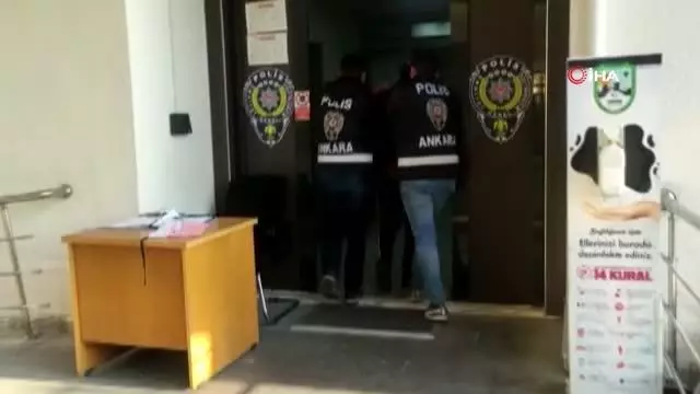 Son dakika haberi: Ankara Emniyet Müdürlüğü İstihbarat ve TEM Şube ekipleri, çatışma bölgelerindeki DEAŞ terör örgütü mensupları ile irtibatlı oldukları, Cumhuriyet...