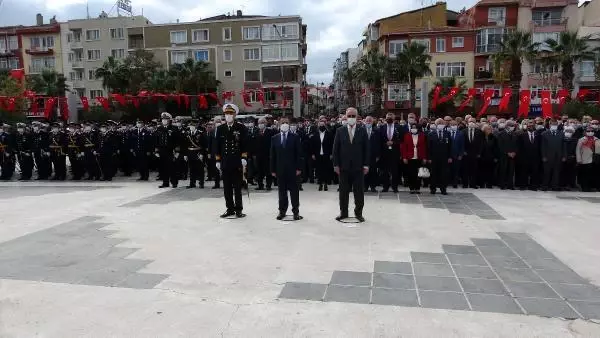 ÇANAKKALE'DE ATATÜRK ANITI'NA ÇELENK KONULDU