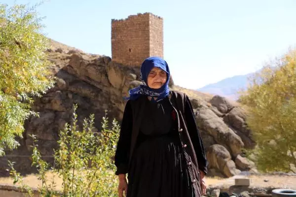 Hakkarili 117 yaşındaki Muteber Engindeniz: Cumhuriyetin ilanında köyde halay çektik