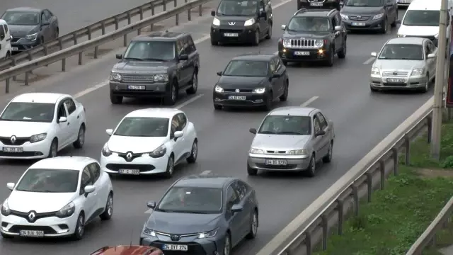 İstanbul'da Cumhuriyet Bayramı öncesi trafik yoğunluğu rekor seviyeye ulaştı