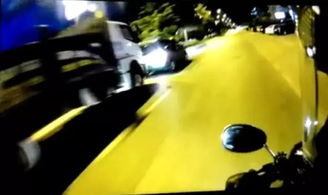 Kamyon seyir halindeki ticari araca arkadan böyle çarptı