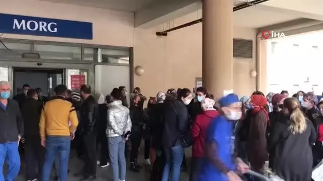 Korona virüse yenik düşen hemşireyi mesai arkadaşları son yolculuğuna uğurladı