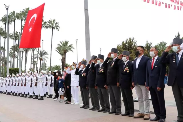 Çanakkale'de 29 Ekim Cumhuriyet Bayramı çelenk töreni