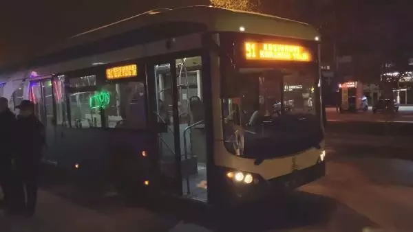 OTOBÜSTEN VURULAN YOLCUNUN BACAĞINDAKİ MERMİ AMELİYATLA ÇIKARTILACAK