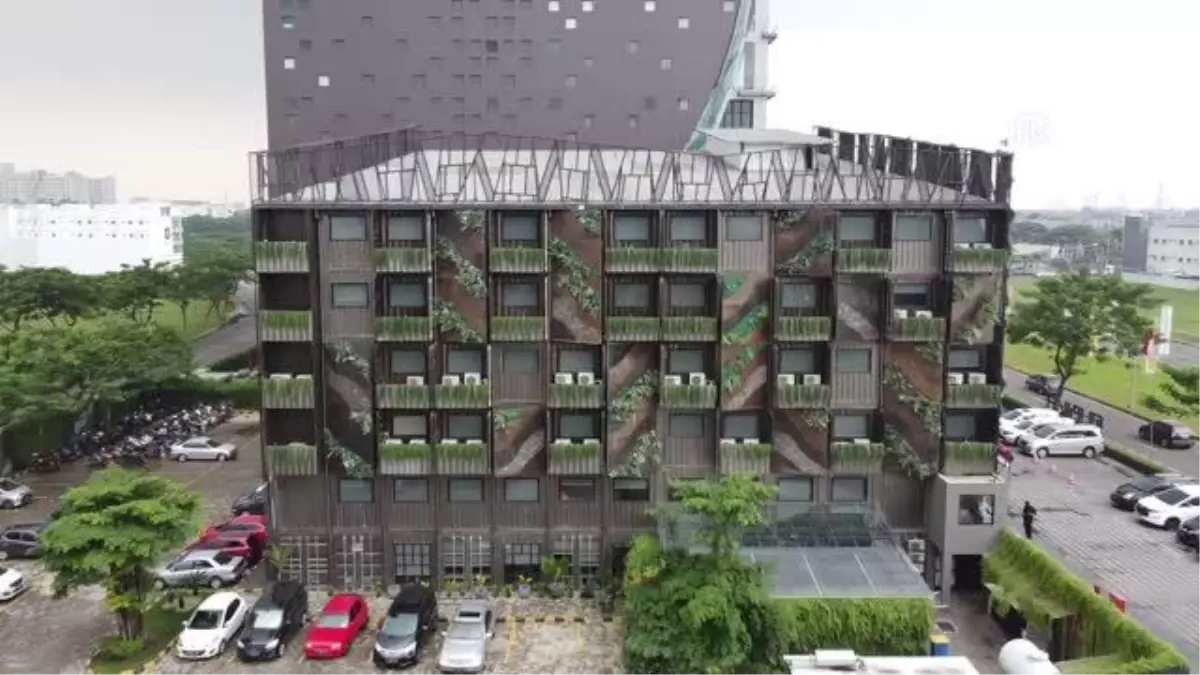 TANGERANG - Endonezya'da konteynerlerden yapılan otel ekolojik konseptiyle ilgi çekiyor