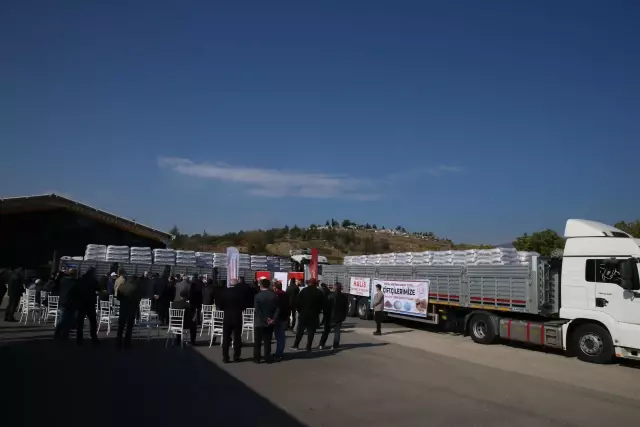 Çiftçilere Buğday Tohumu ve Gübre Dağıtıldı