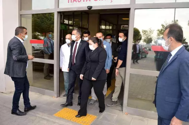 Son dakika haber: Vali Çuhadar, kaza yapan tarım işçilerini hastanede ziyaret etti