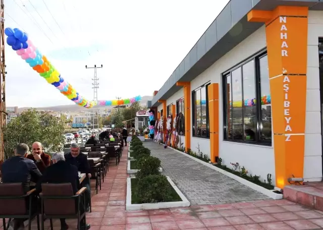 Van'da Nahar Aşıbeyaz Restaurant gerçekleştirilen görkemli bir açılışla hizmete başladı
