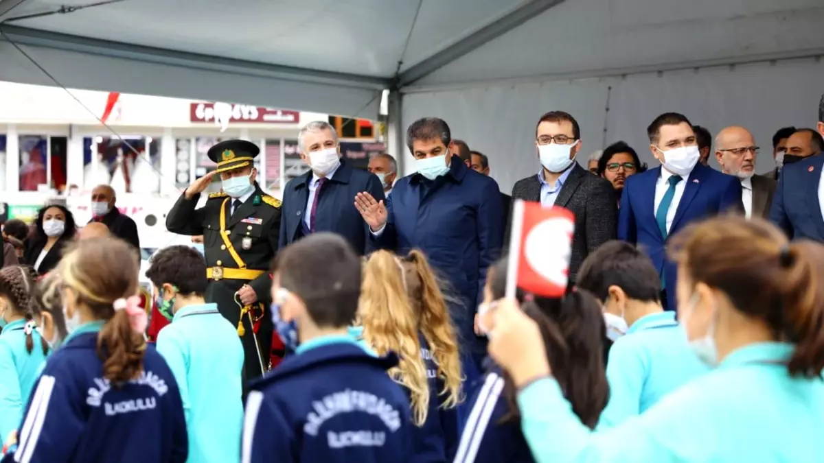 29 EKİM ESENLER'DE COŞKUYLA KUTLANDI