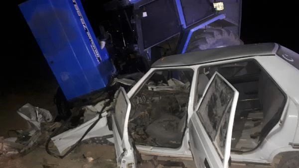 Son dakika haberi | Aksaray'da otomobil ile traktör çarpıştı: 1 ölü, 1 yaralı