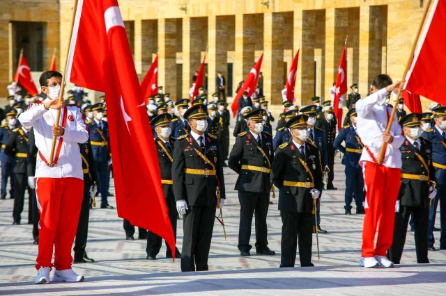 Cumhuriyet Bayramı merasimleri Anıtkabir'de başladı