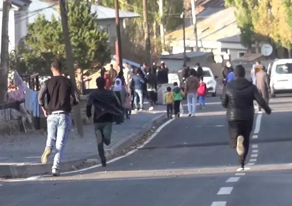 Düğün öncesi kısır gecesinde kavga! İki aile birbirine girdi, 3 kişi yaralandı Düğün öncesi kısır gecesinde kavga! İki aile birbirine girdi, 3 kişi yaralandı