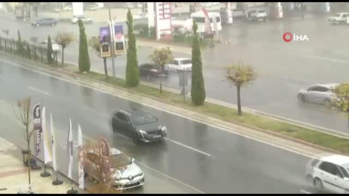 Elazığ'da sağanak yağış etkili oldu
