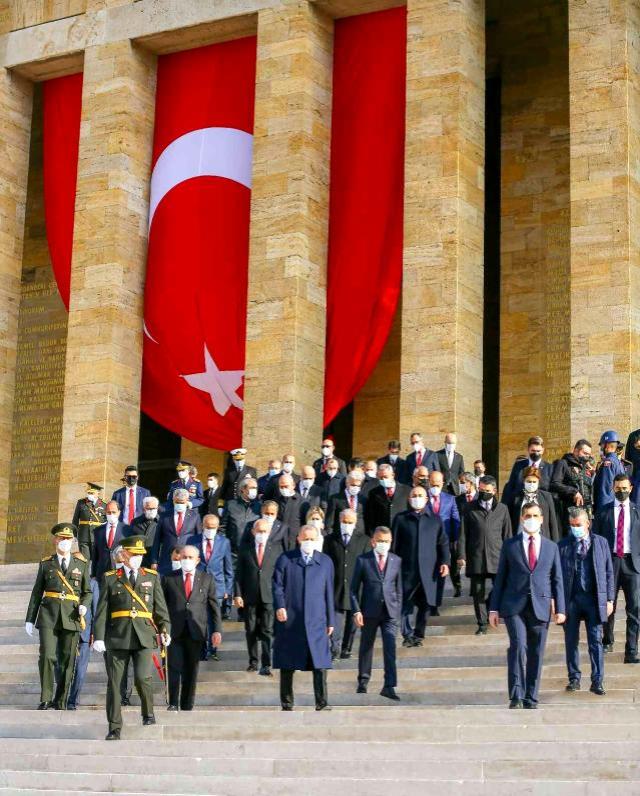 Devlet erkanı Ata'nın huzurunda! Cumhurbaşkanı Erdoğan'dan Anıtkabir defterine 'Ekonomi' vurgulu not