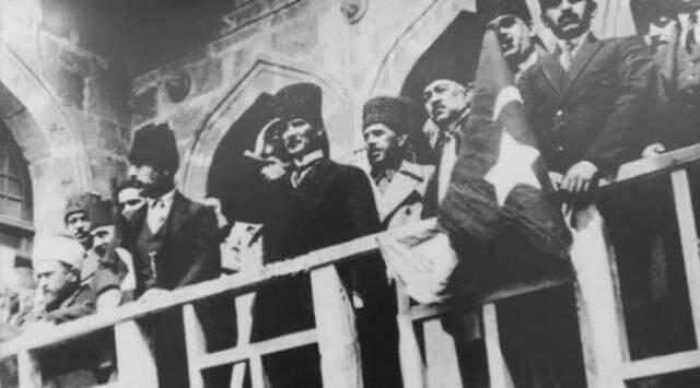 Tüm yurtta aynı coşku var! Türkiye Cumhuriyeti 98'nci yaşını kutluyor