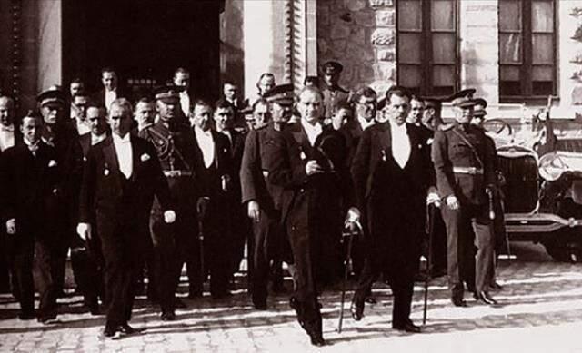 Tüm yurtta aynı coşku var! Türkiye Cumhuriyeti 98'nci yaşını kutluyor