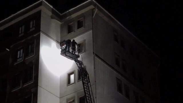 Yaşadığı evi ateşe verdi, yangına müdahale için gelen ekiplere kapıyı açmadı