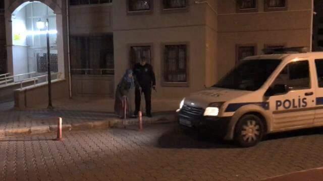 Yaşadığı evi ateşe verdi, yangına müdahale için gelen ekiplere kapıyı açmadı