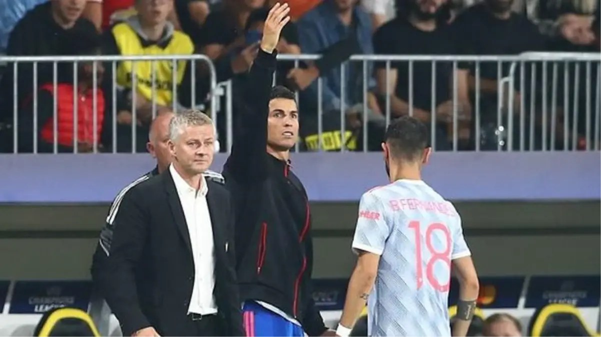 Manchester United'dan herkese küçük dilini yutturacak tarihi hamle! Yeni teknik direktör Ronaldo oluyor