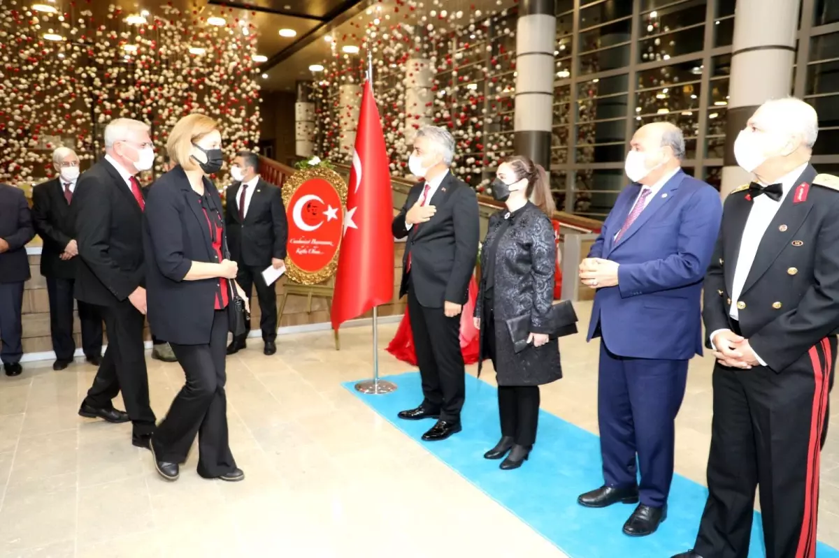 29 Ekim Cumhuriyet Bayramı Münasebetiyle Sayın Valimiz Mehmet Makas ve Eşi Hanımefendi Elif Makas Tarafından Resepsiyon Verildi.