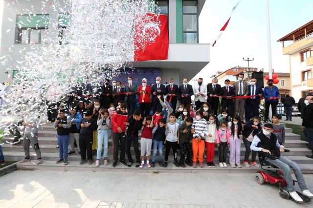 baskan aygun den derince gencligine armagan 2 14496357 o