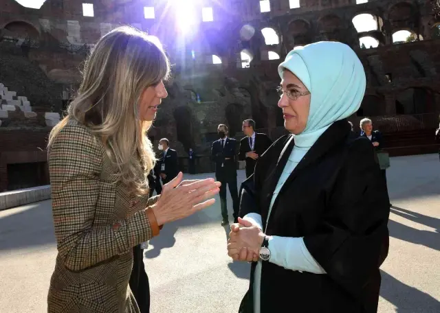 Emine Erdoğan, Roma'da önder eşleriyle tarihi Kolezyum ve Giardino all'İtaliana'yı gezdi