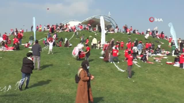 goklerdeki binlerce turk bayragi gorenleri sa 4 14497004 o