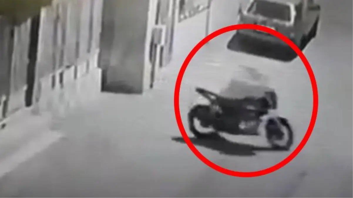 Geceleri ortaya çıkan beyaz çarşaflı hayalet hırsız, mahalle halkını isyan ettirdi