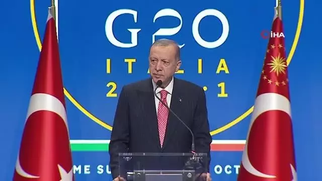 Cumhurbaşkanı Recep Tayyip Erdoğan, Afganistan'dan gelebilecek göç dalgası hakkındaki soruya, "Afganistan'dan yeni bir göç dalgasına kapılarımızı...