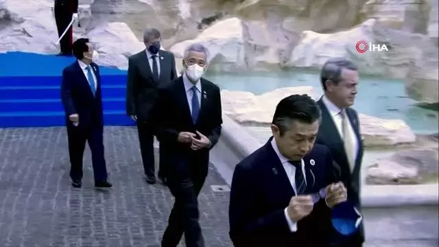 G20 ülkesi önderlerinden Trevi Çeşmesi önünde aile fotoğrafı